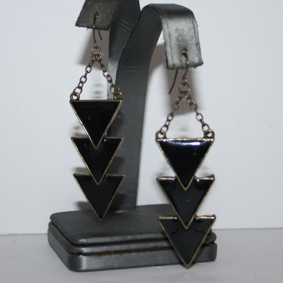 Vintagejelyfish Jewelry - Bronze and black triangle earrings 3"
